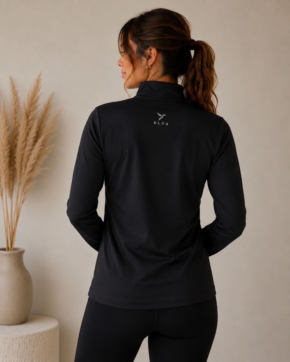 Minimal Sporty Elegance - Quarter-Zip